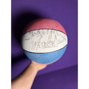 Vtg Meadowlark Lemon Hand Signed Basketball Harlem Globetrotters Red White Blue